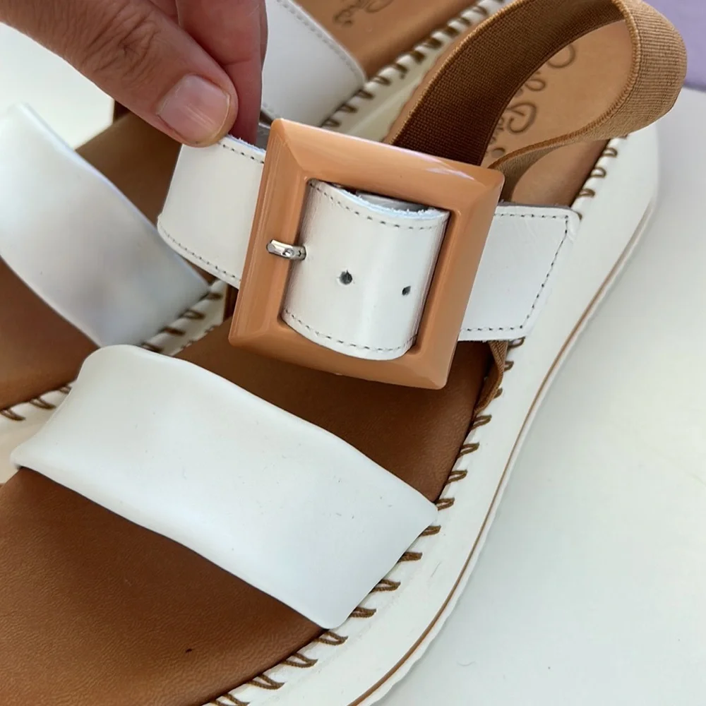Leather slides made in Italy